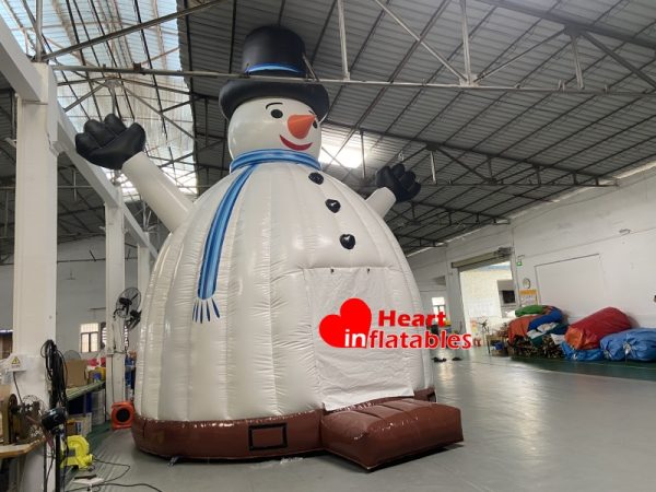 Snowman Jumping Bed 17ft x 17ft x 26ft