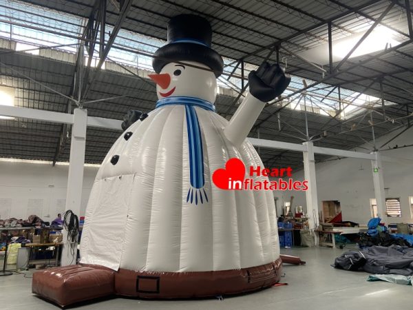 Snowman Jumping Bed 17ft x 17ft x 26ft